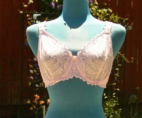 38d boobs|Category:38D bra